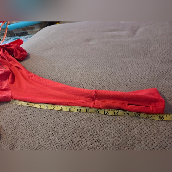 Brooks Long Sleeve Funnel Neck Hooded Shirt Coral women's Size Medium Preowned - Picture 9 of 13